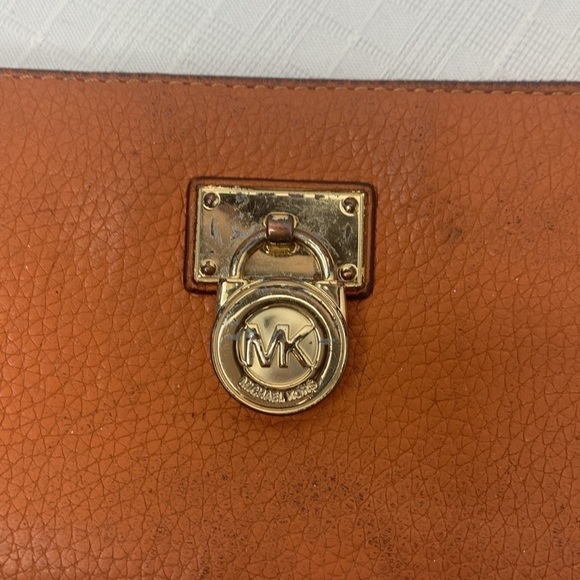 Michael Kors Orange 🍊 Hamilton Traveler Large Zip Leather Wallet - Picture 6 of 12